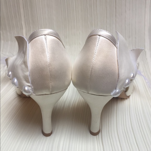 NEW Hand Embellished Floral Satin Formal Heels - Picture 7 of 8